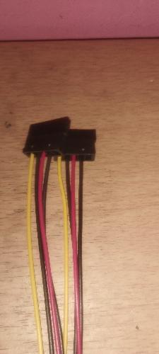 Adaptador de corriente ide a sata