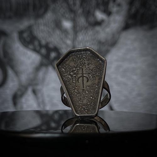Anillo Coffin Lara Craft 