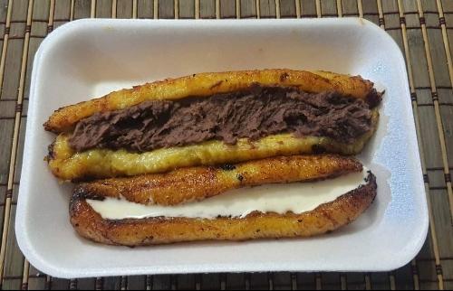 Canoas de Platano Frito