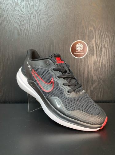 Nike caballero