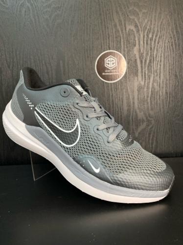 Nike caballero