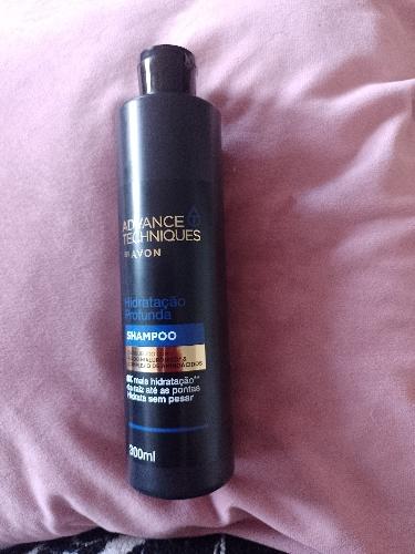 AVON ADVANCE TECHNIQUES HIDRATAÇÃO PROFUNDA Shampoo 300ml