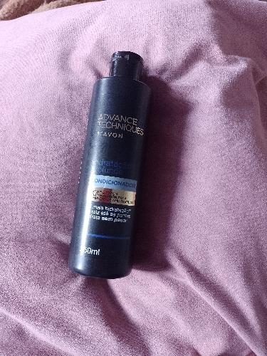 AVON ADVANCE TECHNIQUES HIDRATAÇÃO PROFUNDA Condicionador 250ml