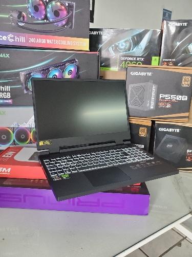 Acer Laptop Nitro Ryzen 7-6800h, 16Gb ram DDR5, 512 SSD, RTX3050 4Gb vram, pant 15"5