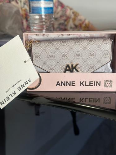 Anne klein 