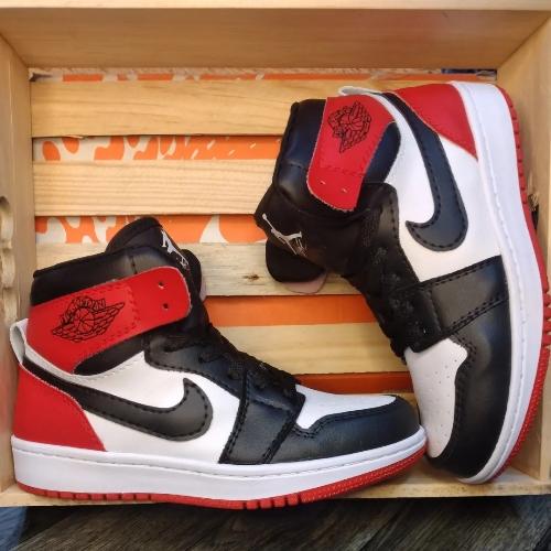 Bota Jordan 1🍓🍓