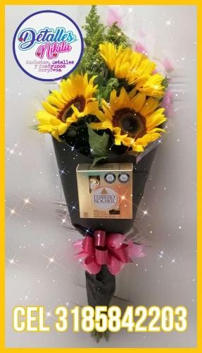 Arreglo de 3 girasoles + Ferrero x 4