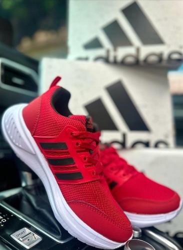 Adidas rojos