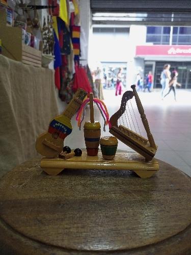 Adorno Arpa con Tambor y Postal