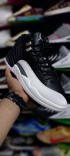 Calzado R12 jordan 