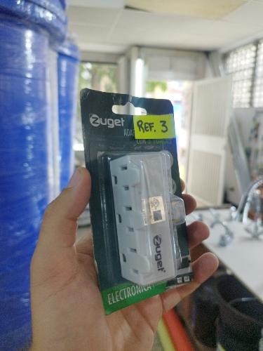 ADAPTADOR PARED 3 TOMAS 