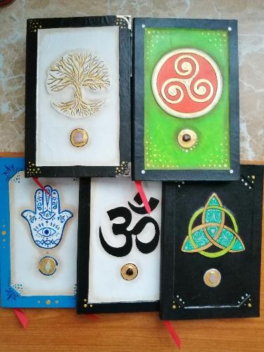 Artesanías libretas con cuarzo