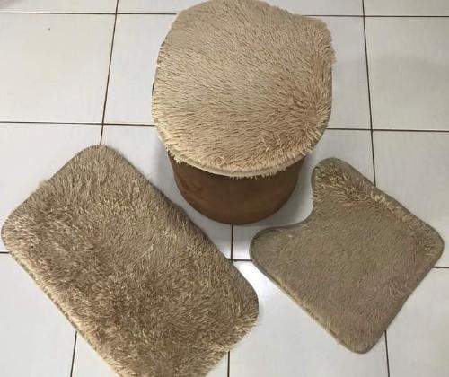 Alfombra p/ baño color beige - 3 piezas 