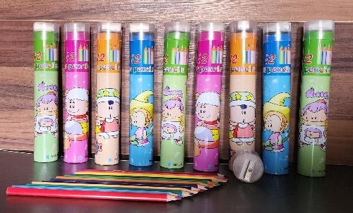 12 Colores en Estuche + Tajador 