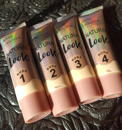 Base líquida Ruby Rose