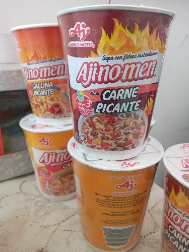Ajinomen Sopa instantanea en vaso