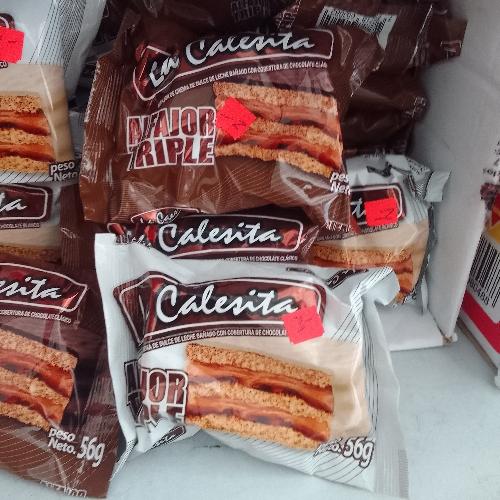 Alfajor la calesita triple blanco y negro 