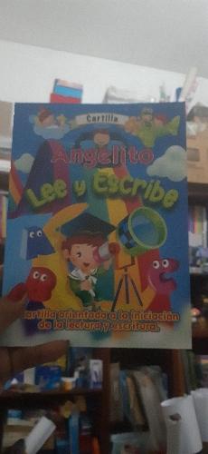 Angelito Lee y escribe