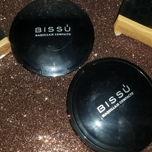 Imagen 1 de  Polvo compacto "BISSU"