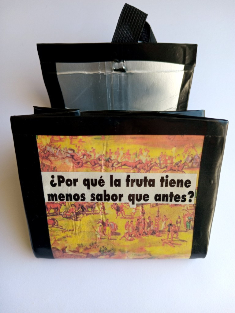 Imagen 1 de Billetera con collage