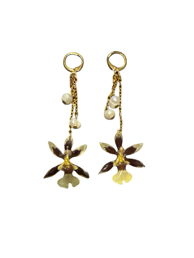 Imagen 1 de Aretes dorados colgantes
