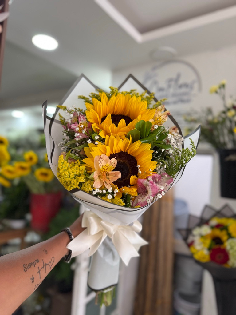 Imagen 1 de 2 Girasoles decorados 🌻🌻 con Delivery
