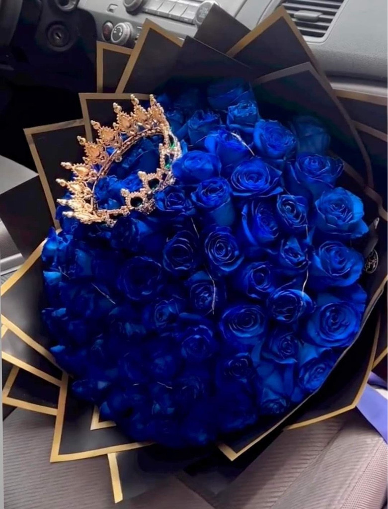 Imagen 1 de 100Rosas azules con corona