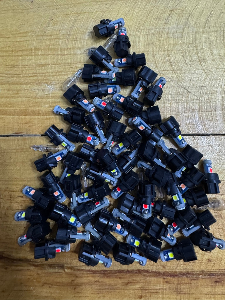 Imagen 1 de Bombillo Led Para Tacometro F-150 Fortaleza