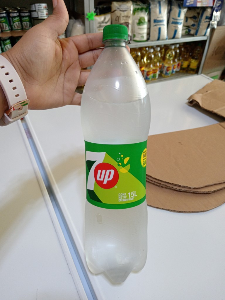 Imagen 1 de 7UP pet 1.5L