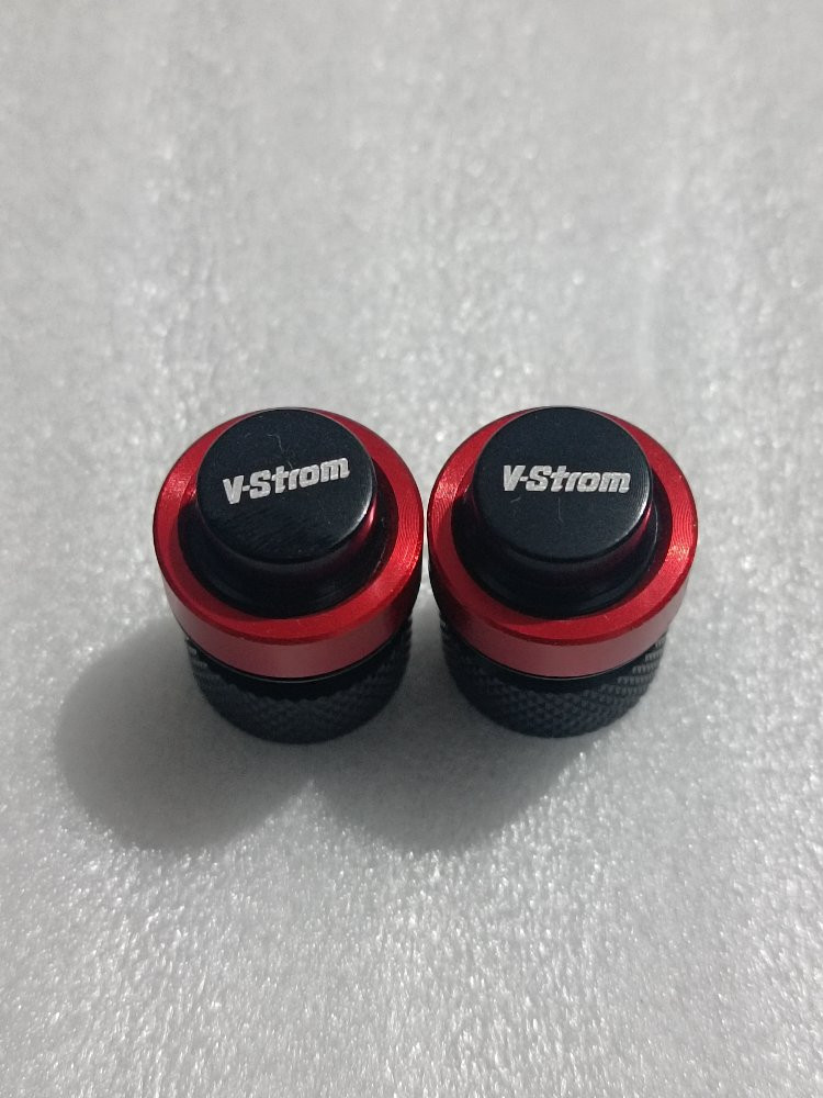 Imagen 1 de JUEGO DE 2 TAPA VALVULAS PARA SUZUKI V-STROM ROJA