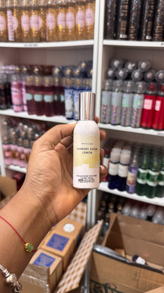 Imagen 1 de  Laundry Room Lemon Ambientador en Spray Concentrado 1.5 oz - Bath & Body Works