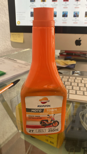 Imagen 1 de 2 T ACEITE REPSOL PARA MOTORES 2TIEMPOS