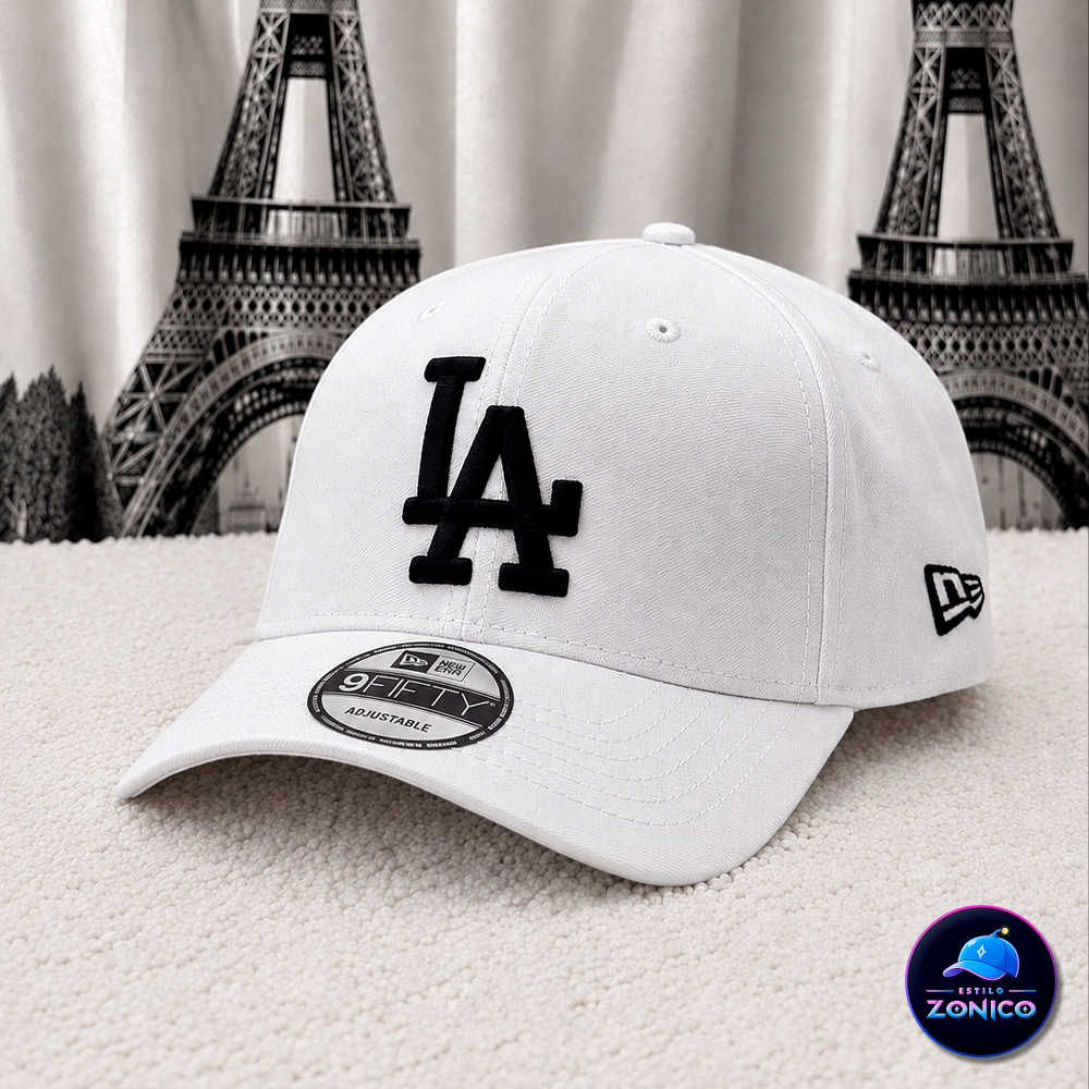 Imagen 1 de Gorra Curva - LA (Blanco/Negro)