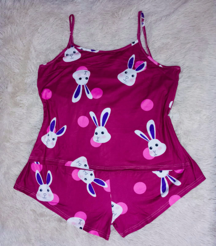 Imagen 1 de Dormí con estilo y confort, medias de regalo incluidas.