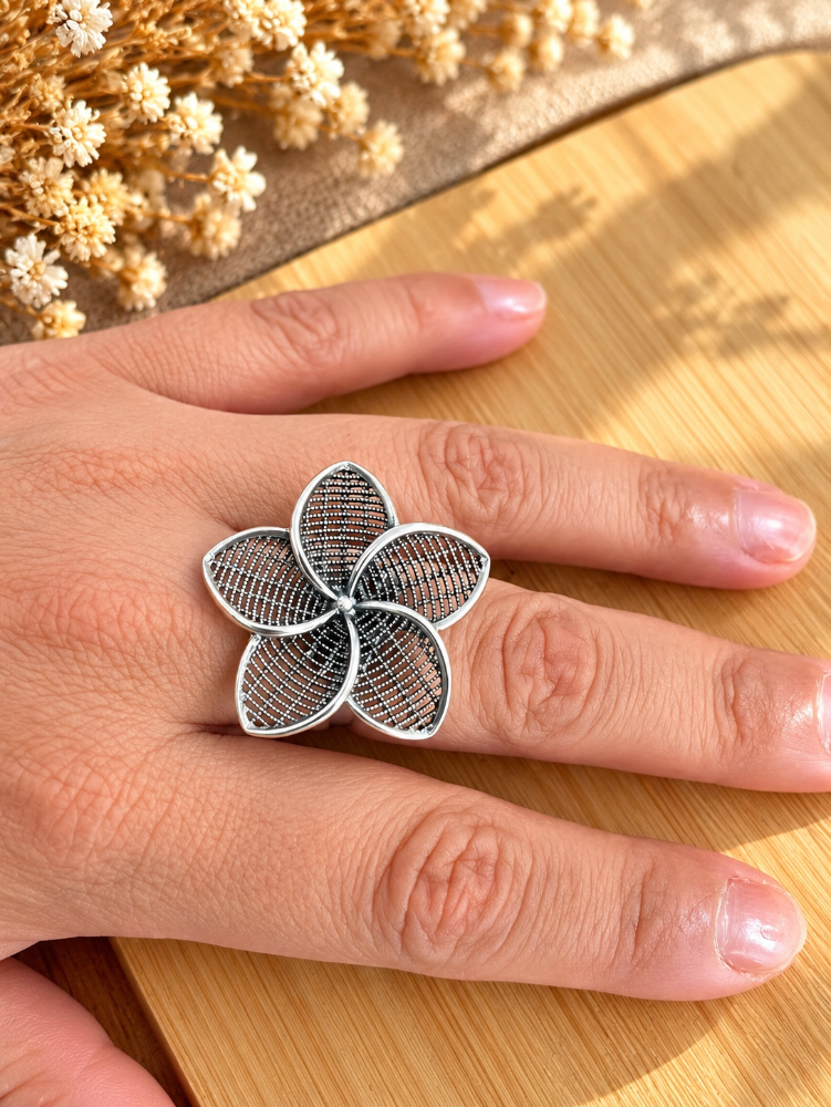 Imagen 1 de Anillo Leilani – Flor de Plumeria