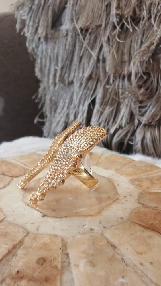 Imagen 1 de Anillo de forma de alas dorado