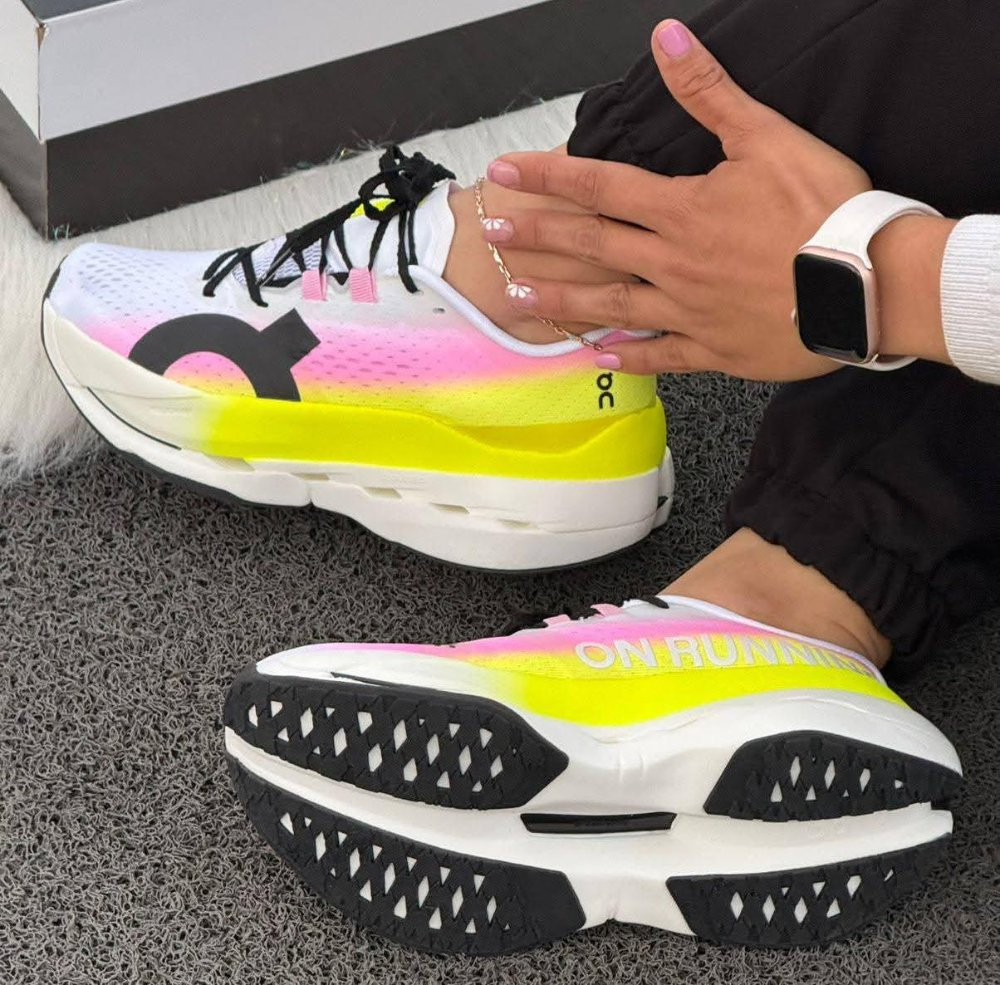 Imagen 1 de ON CLOUD BLANCO VERDE NEON ROSA