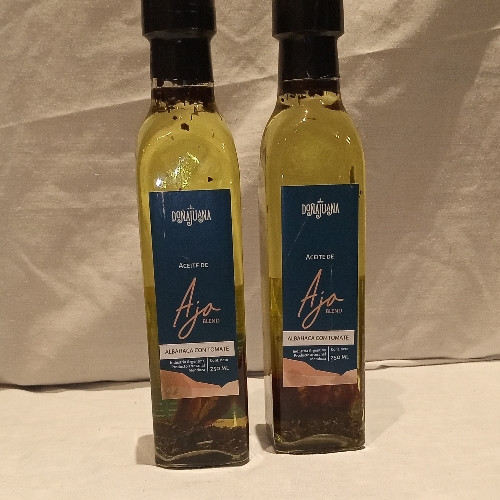 Imagen 1 de Aceite ajo -  albahaca y tomate x 250cc