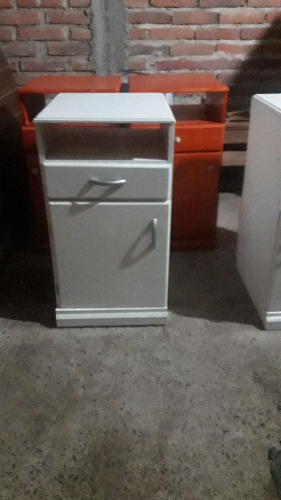 Imagen 1 de MESA DE LUZ