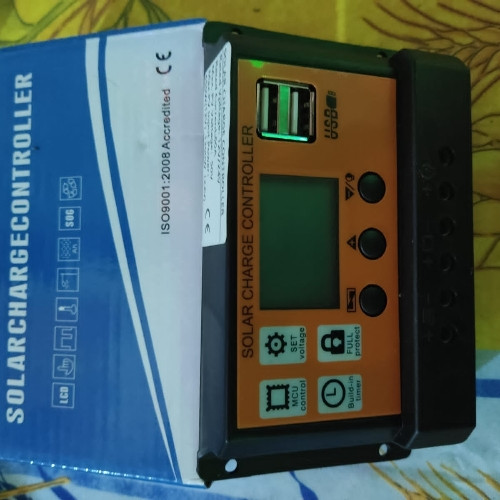 Imagen 1 de Controlador de carga de 60 a pequeño