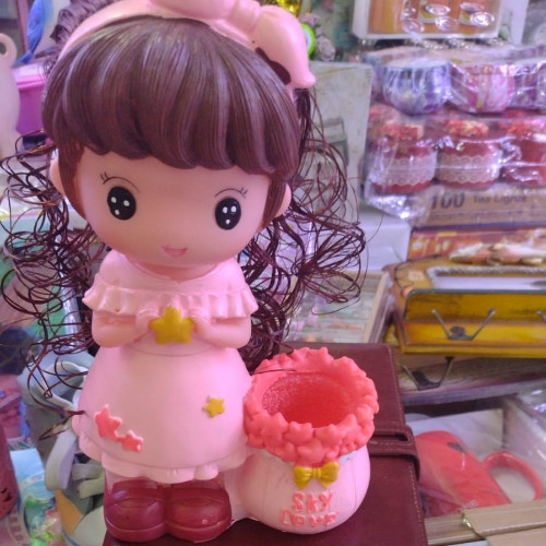 Imagen 1 de Alcancia porta lapicero niña