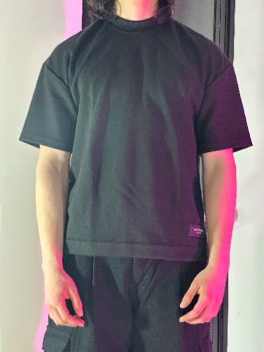 Imagen 1 de Camiseta Negra Boxy Fit-Cuello Ancho