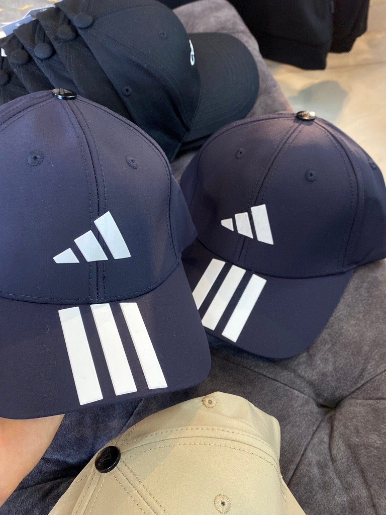 Imagen 1 de Adidas Clasica azul oscura