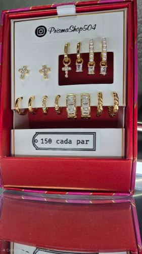 Imagen 1 de Aretes Estilo Huggies (Dorado)
