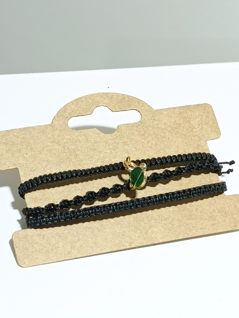Imagen 1 de Brazalete delgado, dije saturno