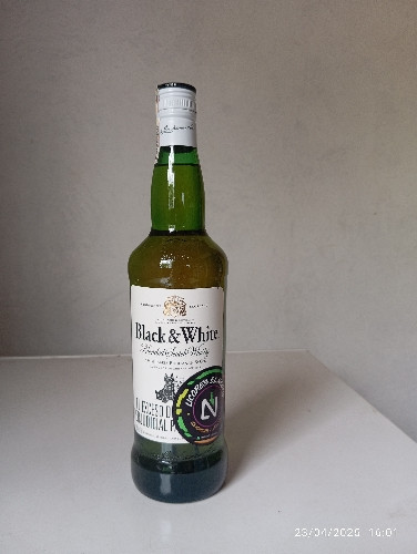 Imagen 1 de Black White de 700