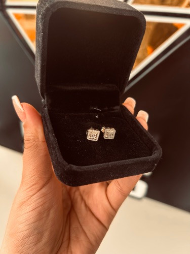 Imagen 1 de Aretes cuadrados laminado oro 14k