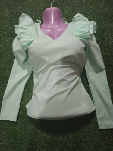 Imagen 1 de *Blusa azul con olanes talla s