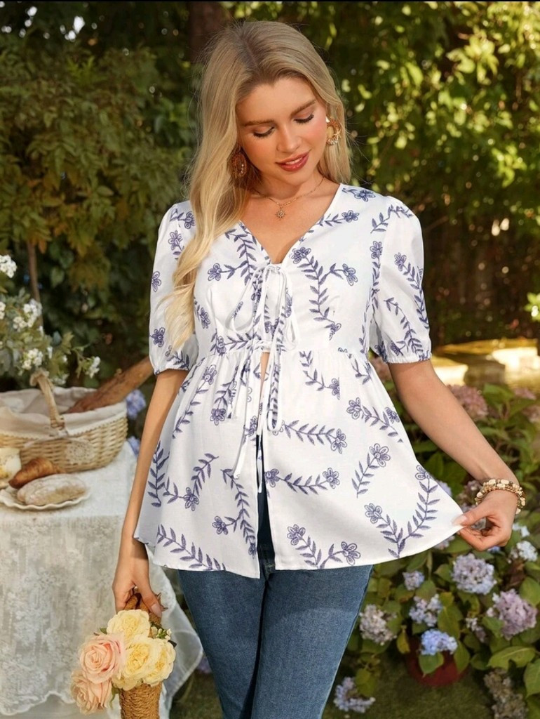 Imagen 1 de Blusa de maternidad estampada en floral azul con manga