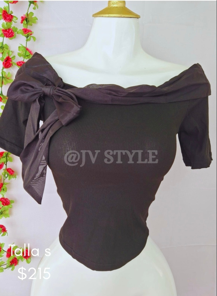 Imagen 1 de Blusa sin hombros con decoración de moño